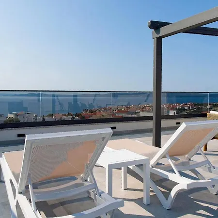 Apartman Luka With Pool & Jacuzzi Trogir