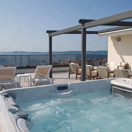 Luka With Pool & Jacuzzi * تروغير