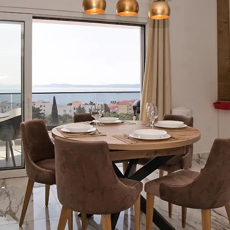 Luka With Pool & Jacuzzi شقة *