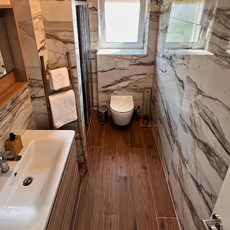 Luka With Pool & Jacuzzi شقة *