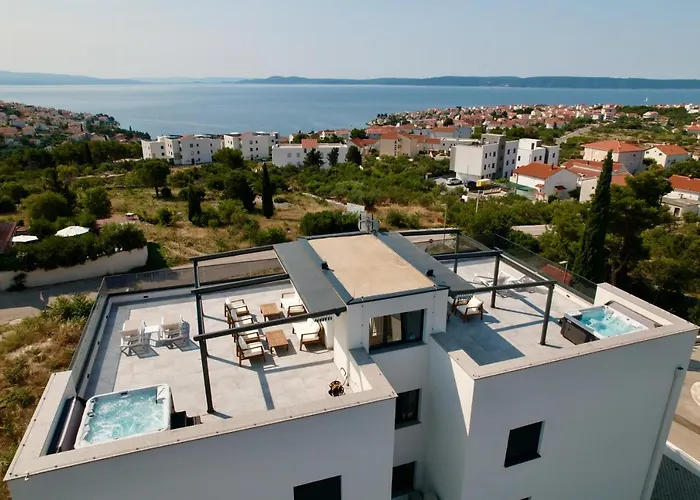 Apartman Luka With Pool & Jacuzzi