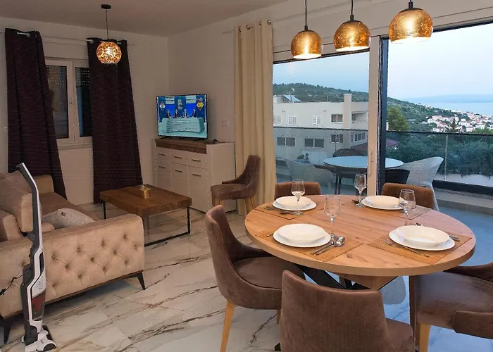 Apartman Luka With Pool & Jacuzzi