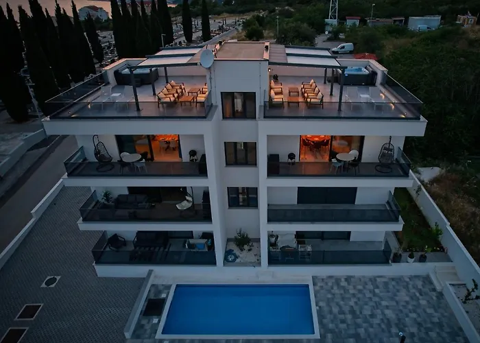 Apartment Luka With Pool & Jacuzzi