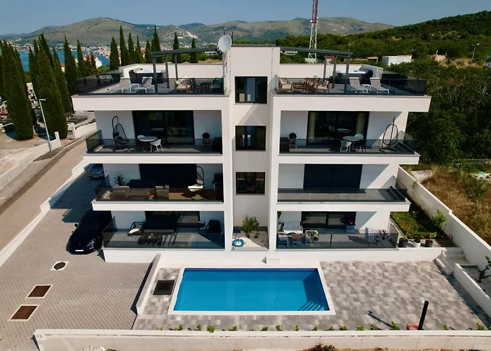 Apartment Luka With Pool & Jacuzzi *