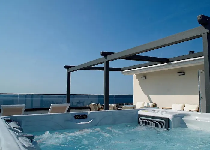 Luka With Pool & Jacuzzi 公寓