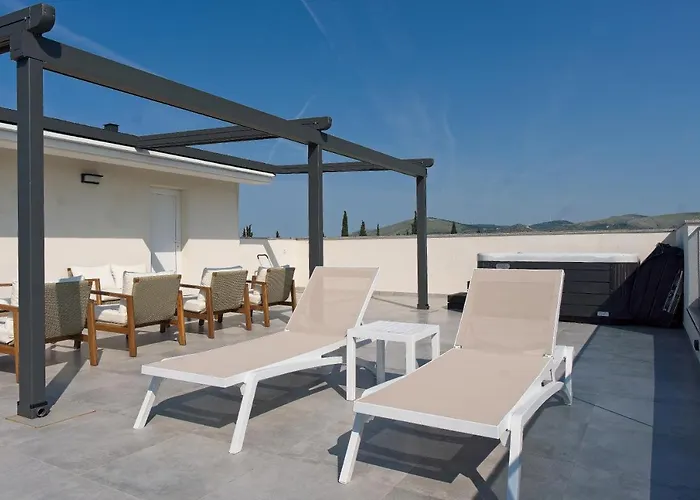 Apartamento Luka With Pool & Jacuzzi *